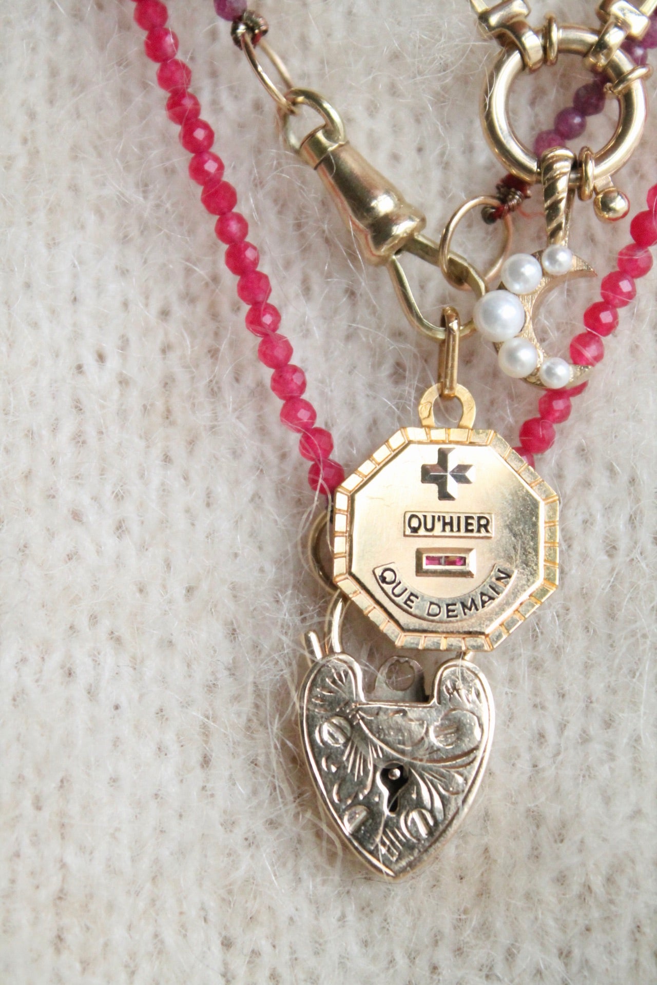 Augis Pendant