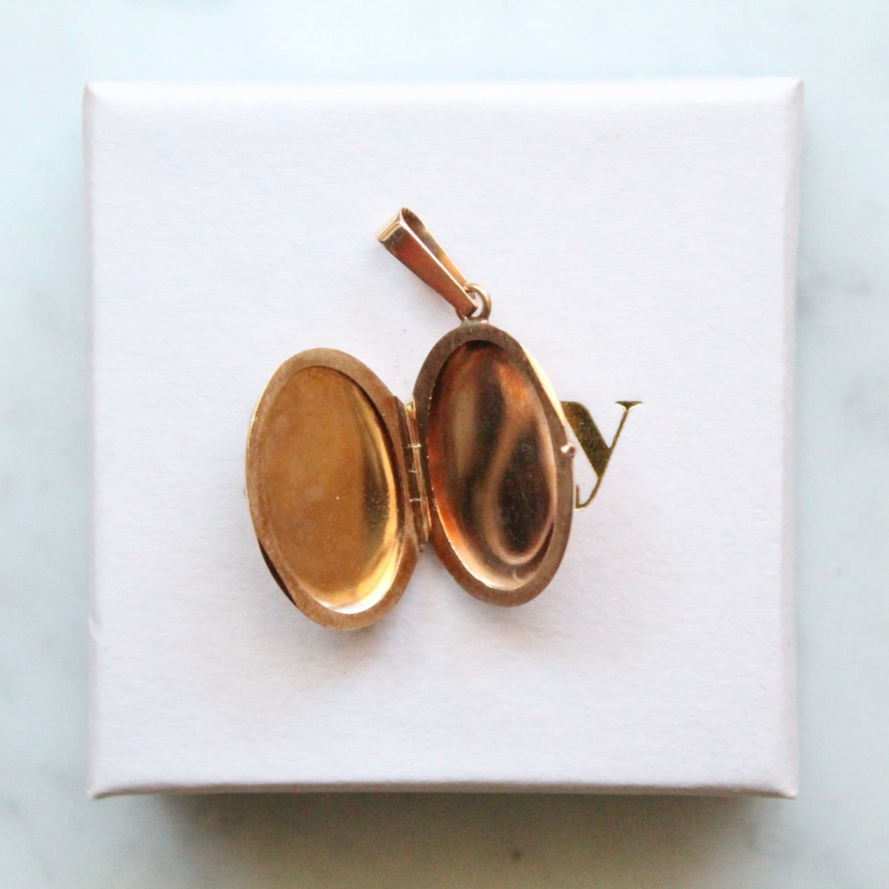 Plain Oval Photo Locket