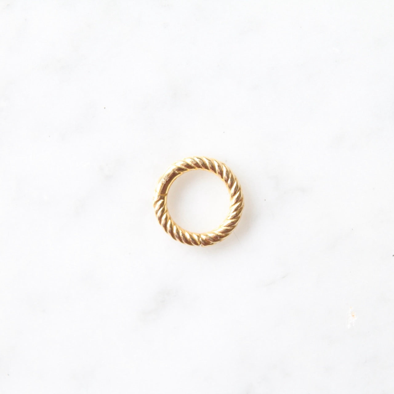 Bold Twist Connector