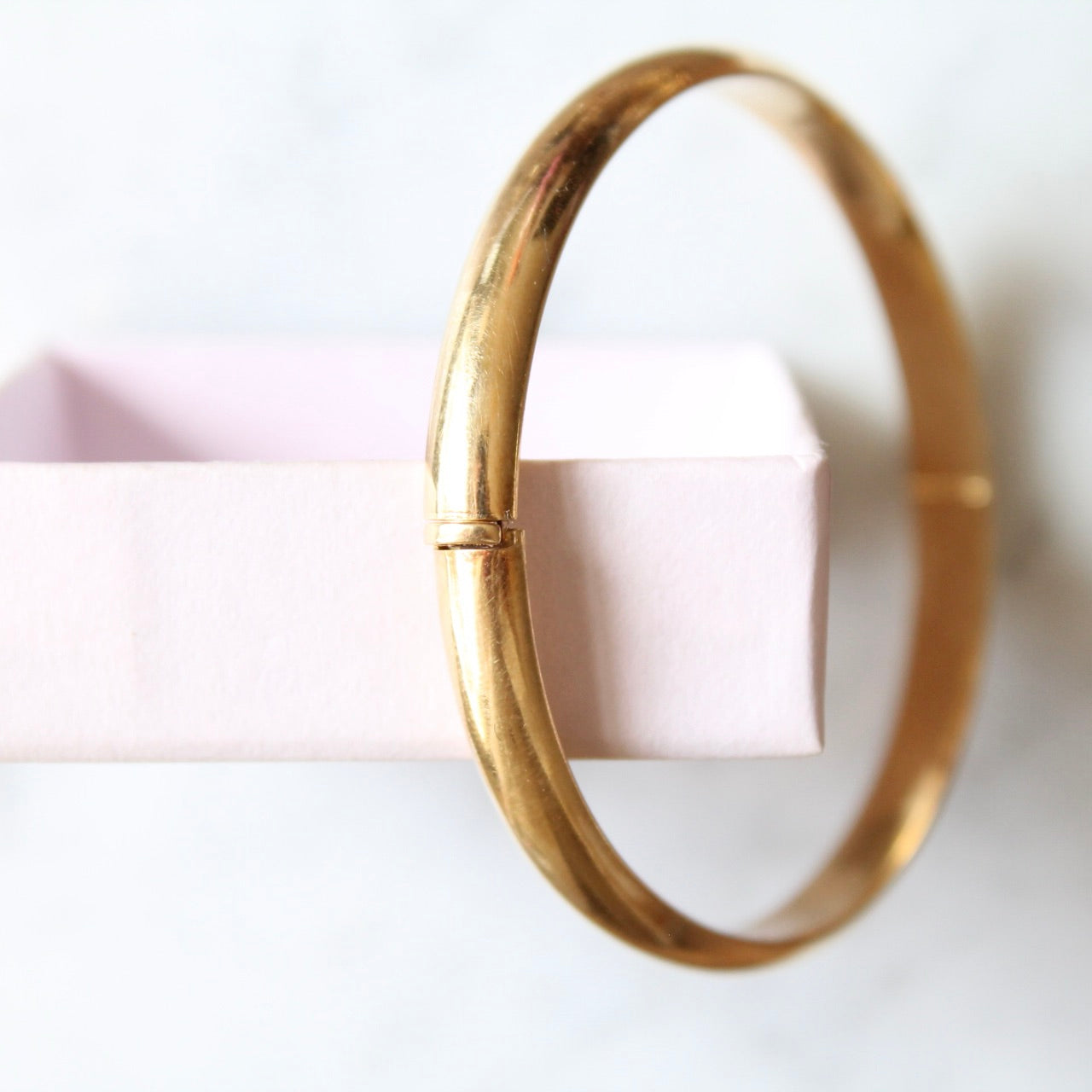 Classic Bangle (18ct)