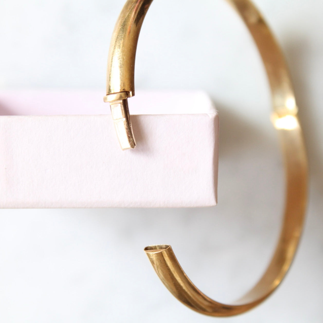 Classic Bangle (18ct)