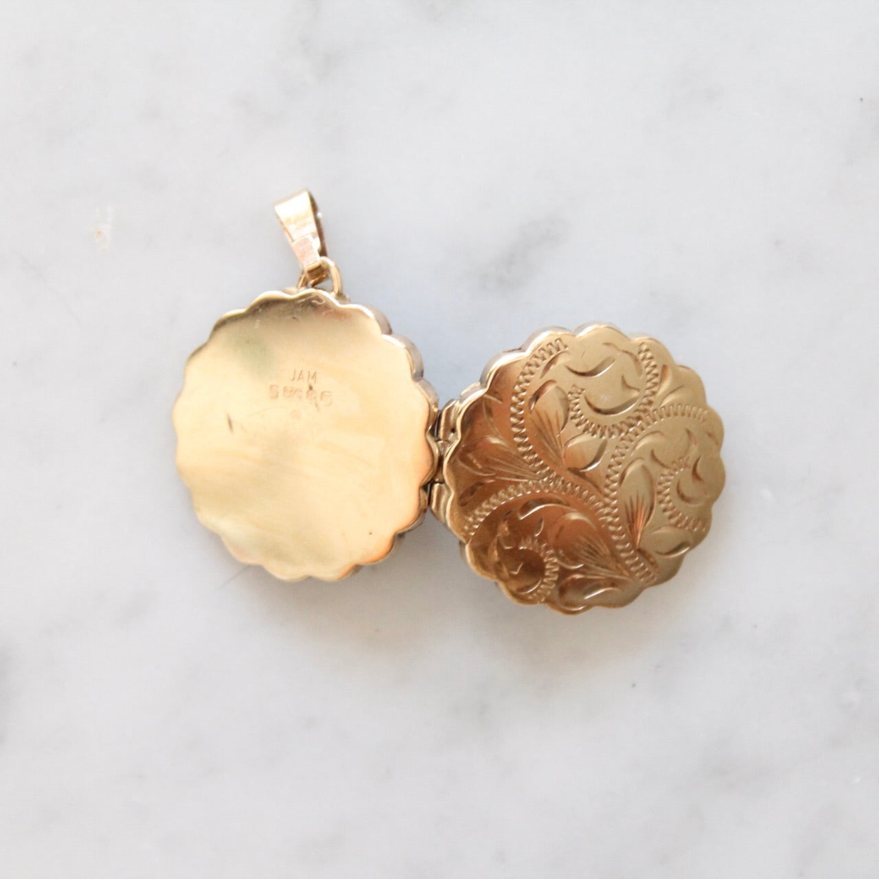 Round Floral Photo Locket