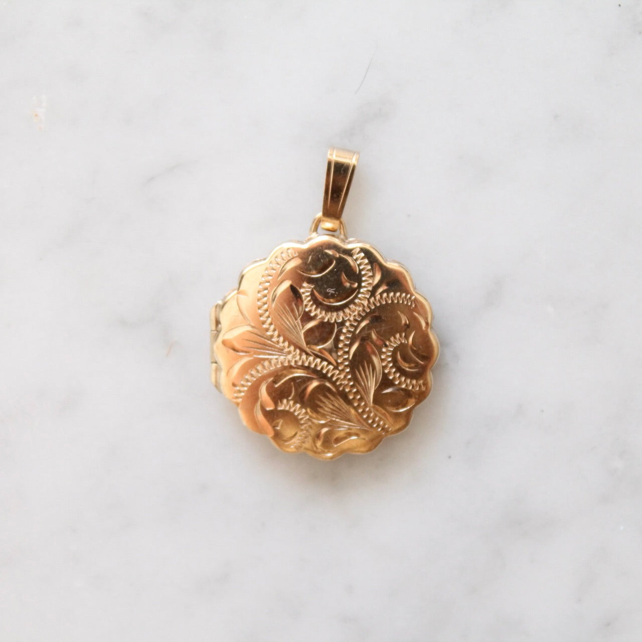 Round Floral Photo Locket