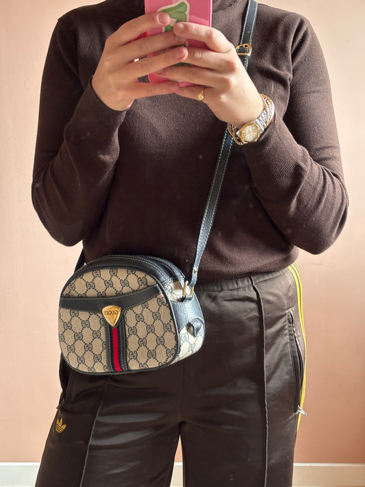 Gucci GG Supreme Sherry Line Shoulder Bag