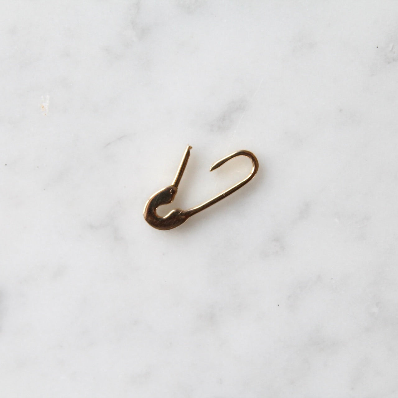Diamond Paperclip Connector