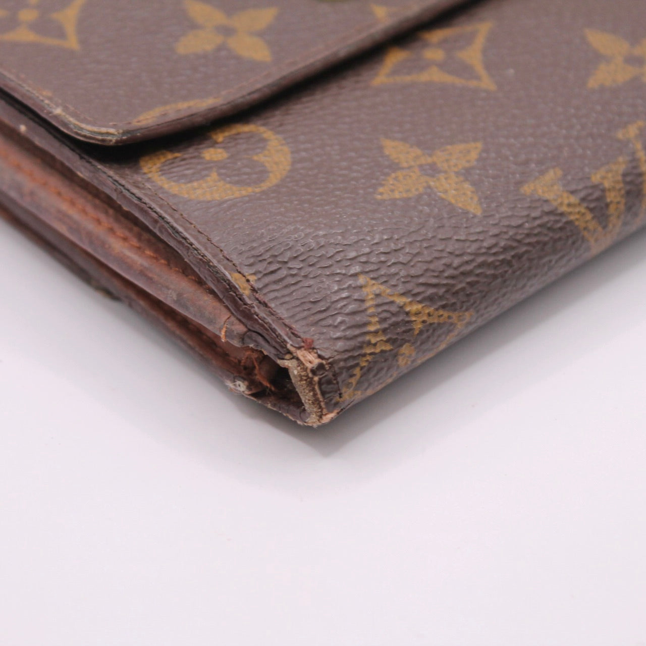 Louis Vuitton Monogram Elise Trifold Wallet
