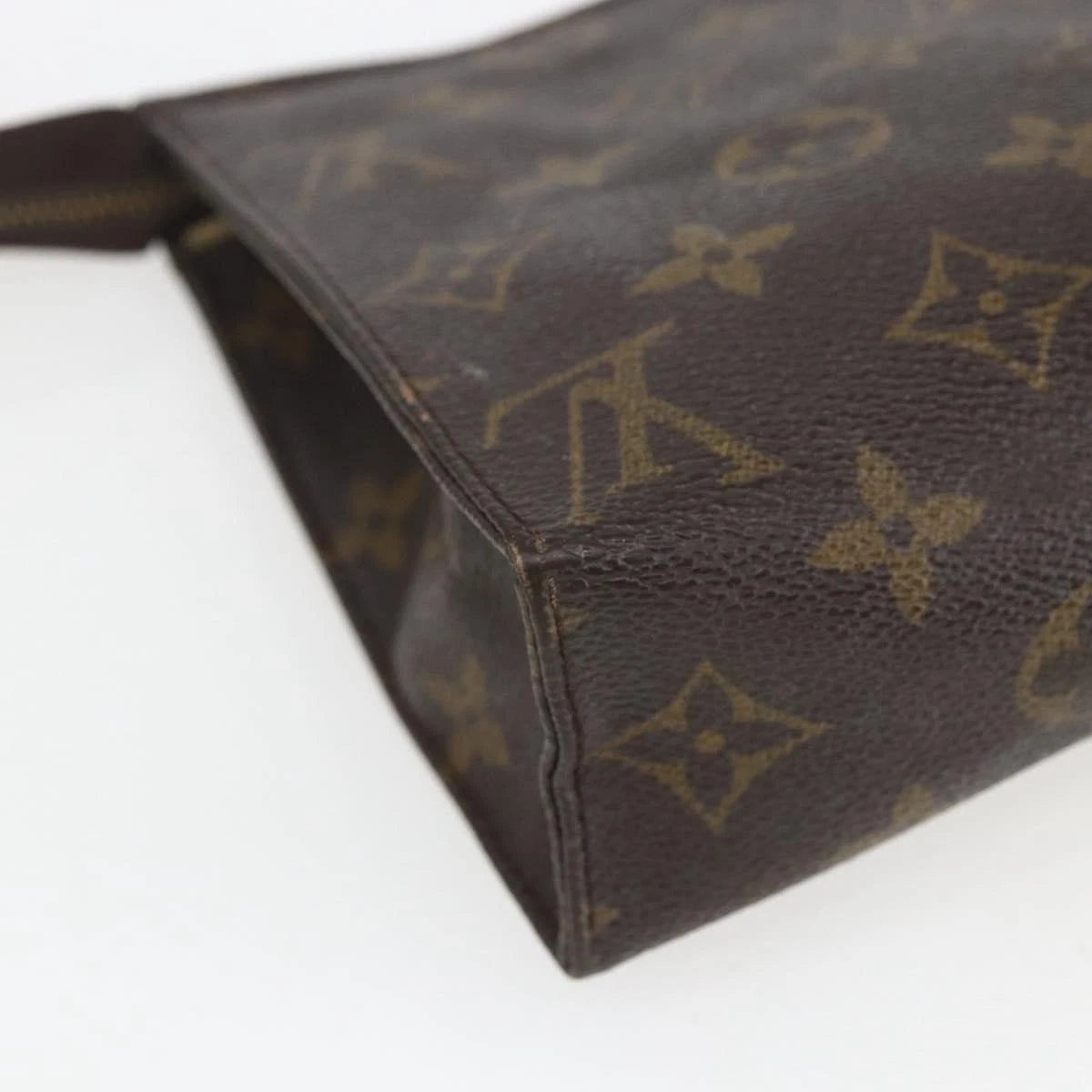 Louis Vuitton Poche Toilette 19