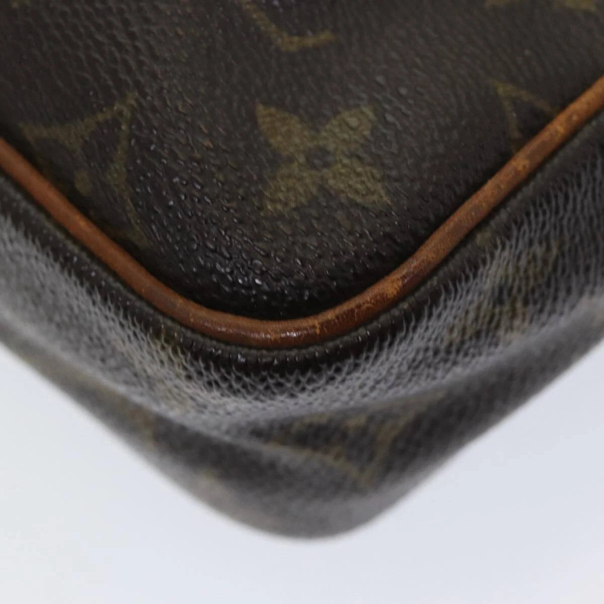 Louis Vuitton Compiegne 23 Clutch