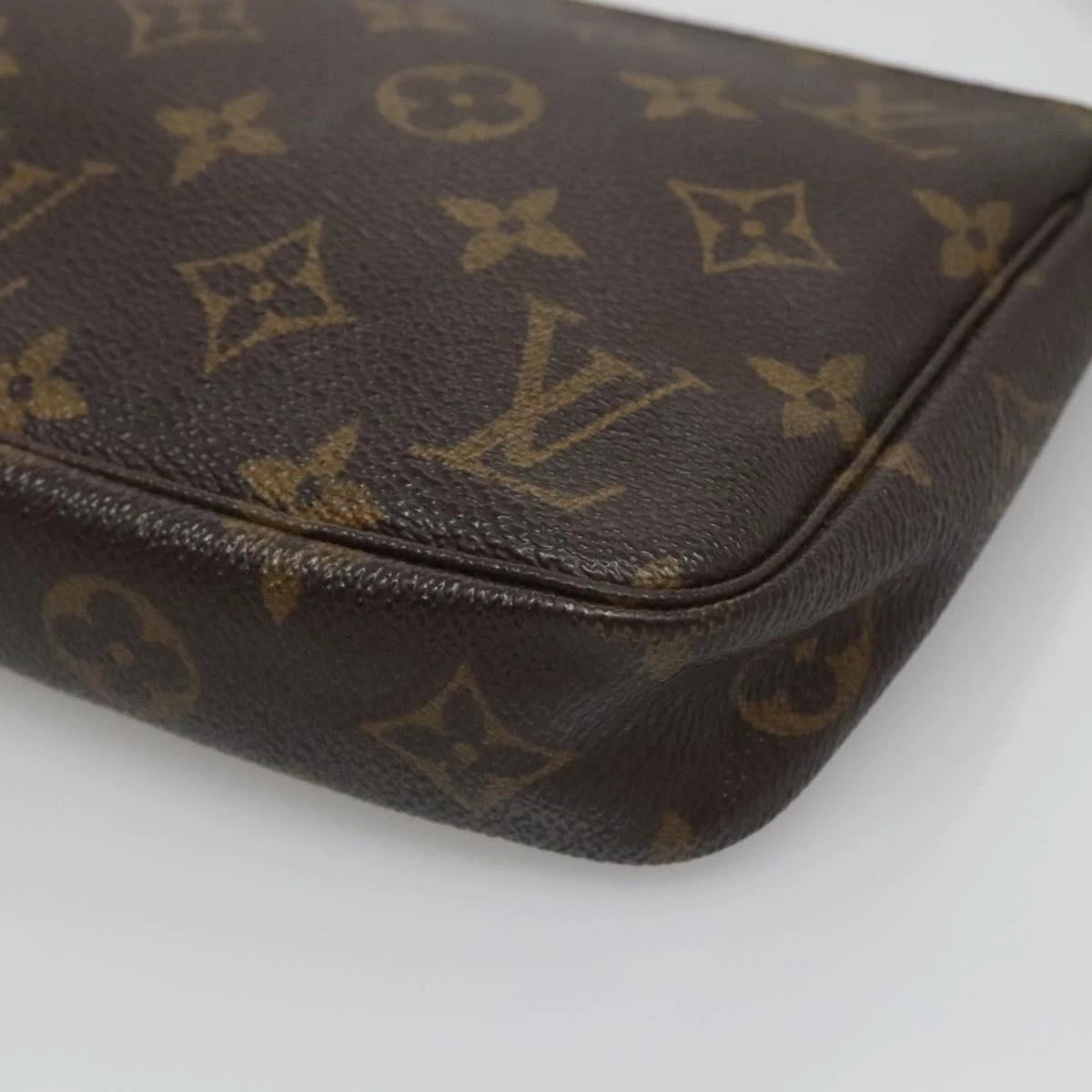 Louis Vuitton Pochette