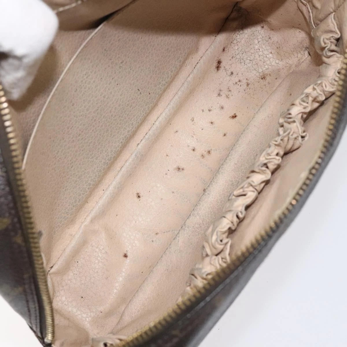 Louis Vuitton Trousse Toilette 23 Clutch