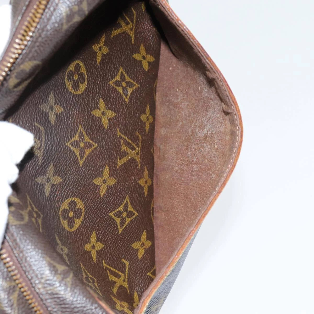 Louis Vuitton Compiegne 23 Clutch