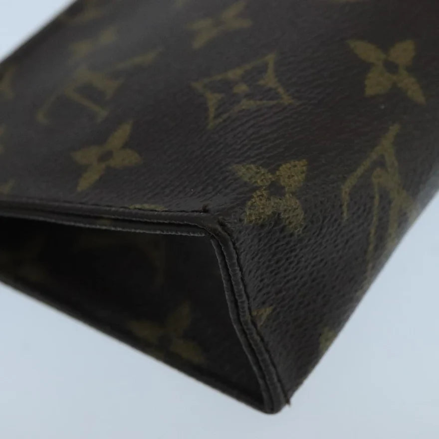 Louis Vuitton Poche Toilette 15