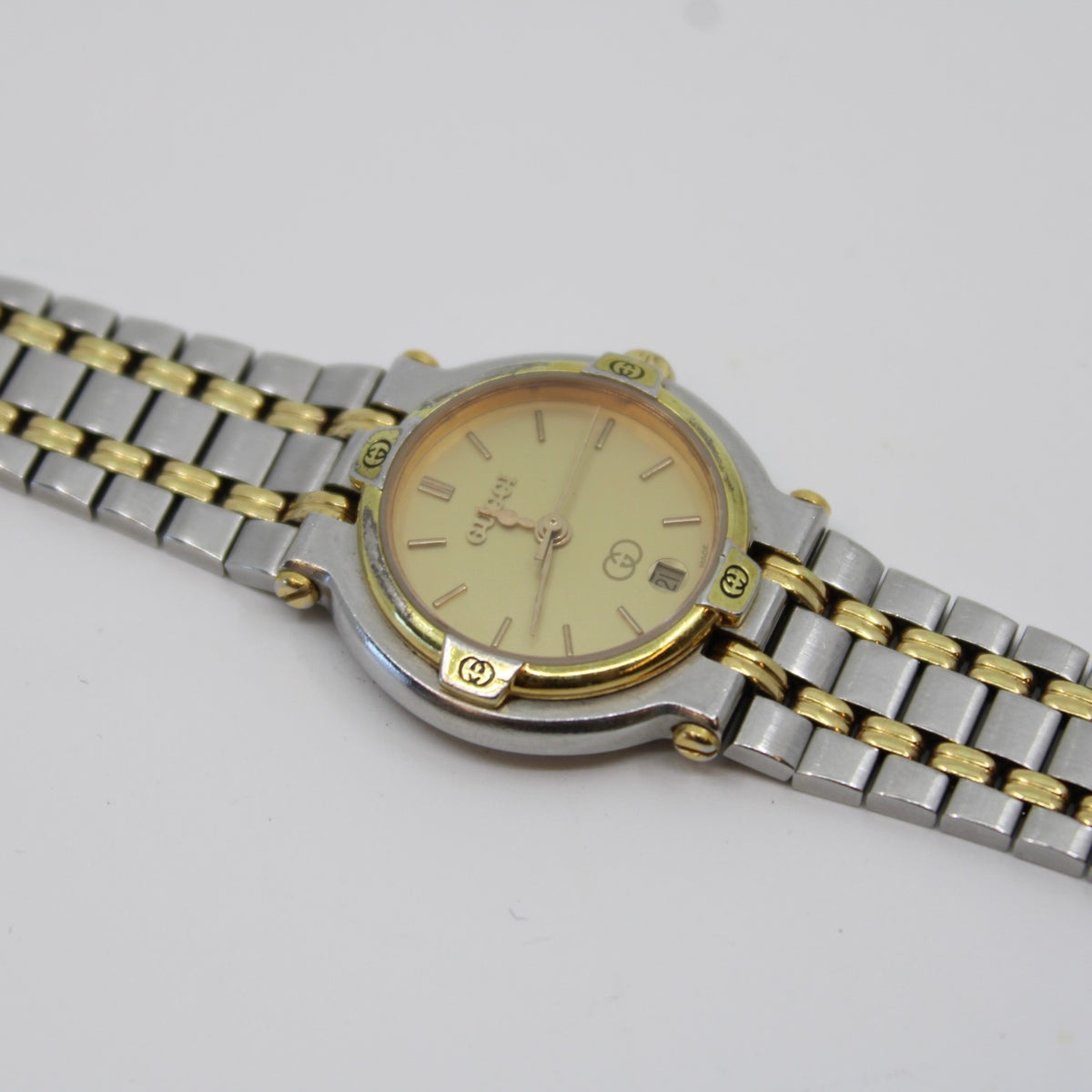 Gucci 9000L Watch