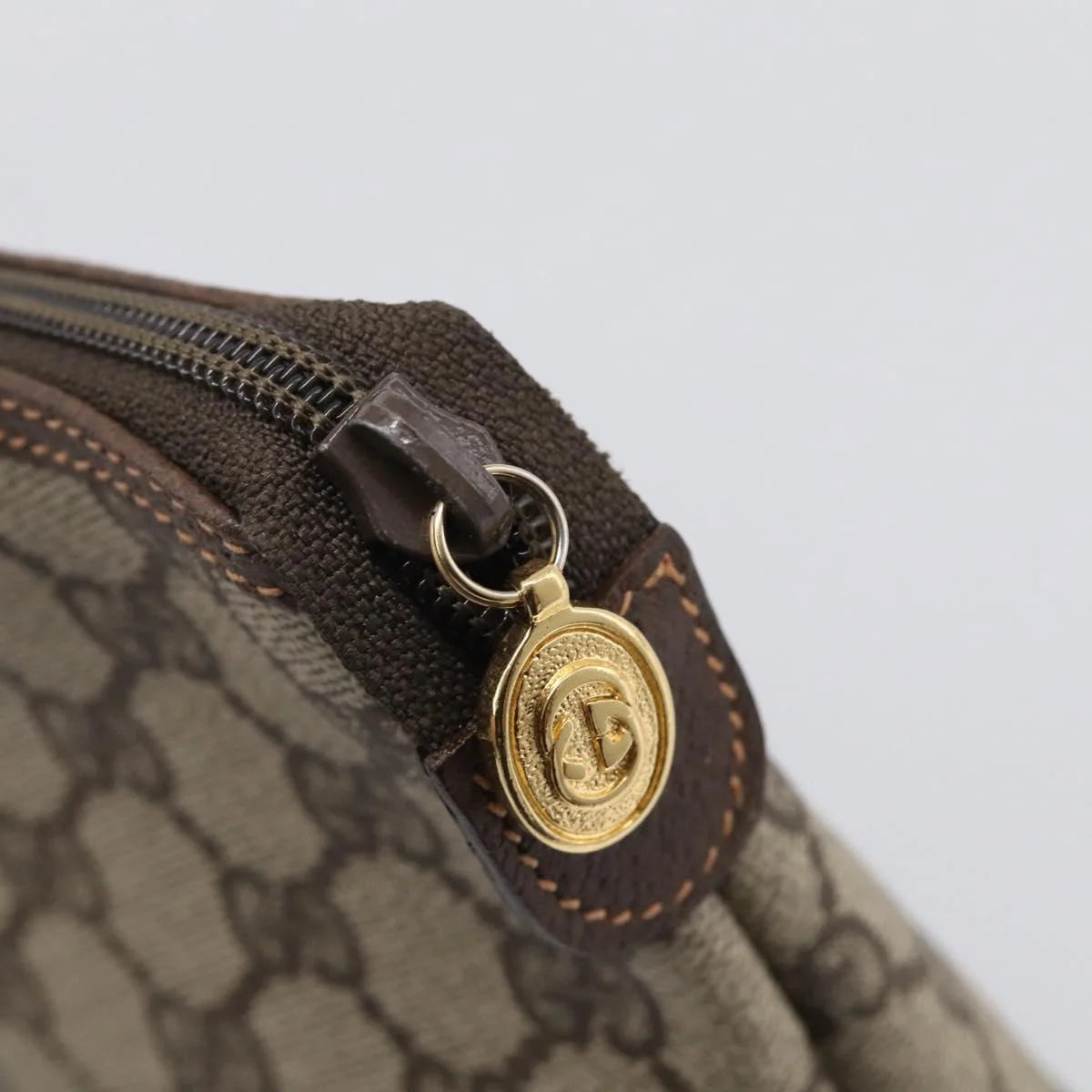 Gucci GG Supreme Clutch/Pouch
