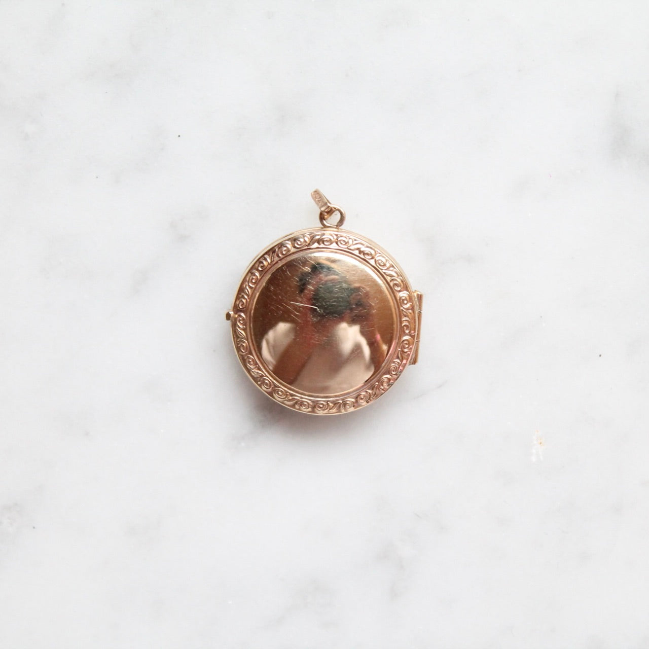 Round Floral Photo Locket