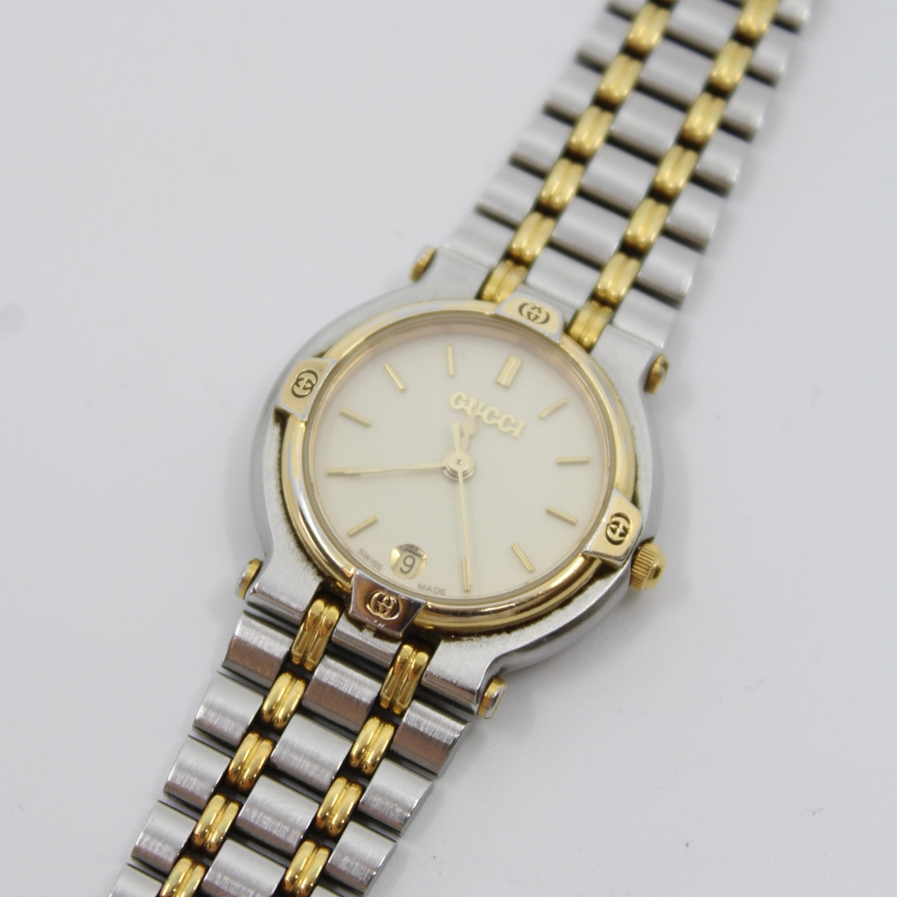 Gucci 9000L Watch