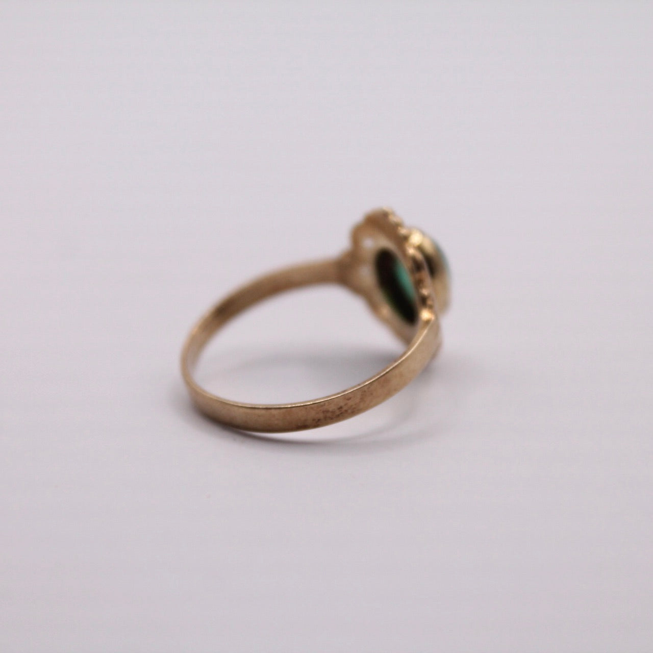 Cabochon Jade Flower Ring