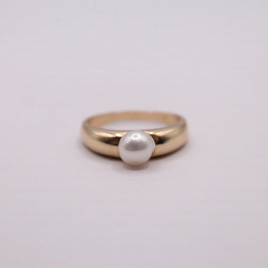 Single Pearl Statement Ring