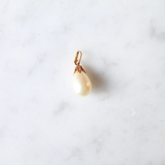 Classy Pearl Drop Pendant