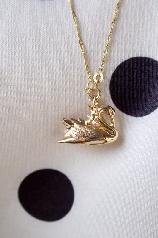 Swan Charm