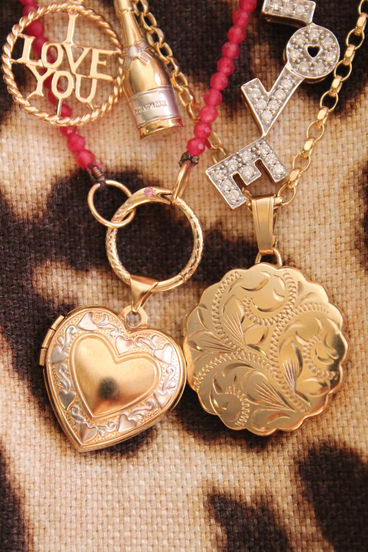 Round Floral Photo Locket