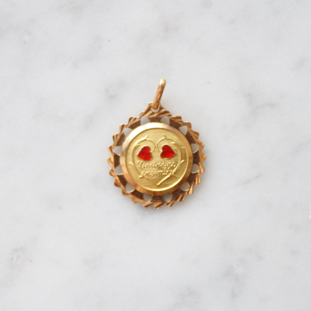 Toujours Ensemble Pendant