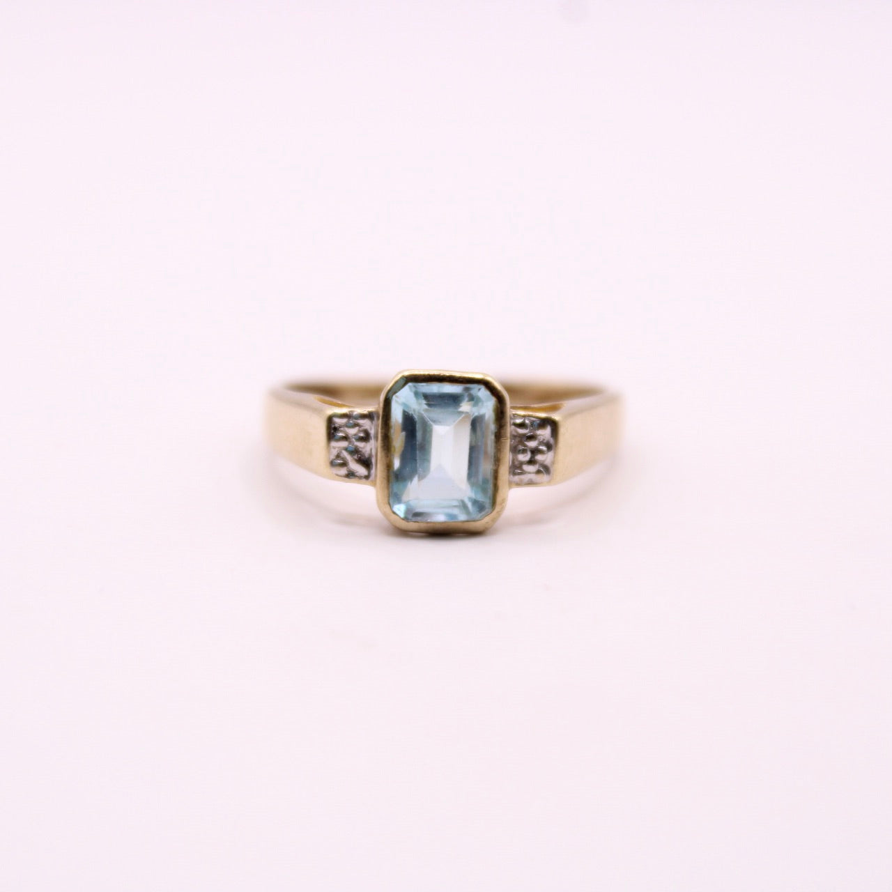 Single Aquamarine Ring