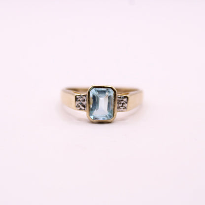 Single Aquamarine Ring