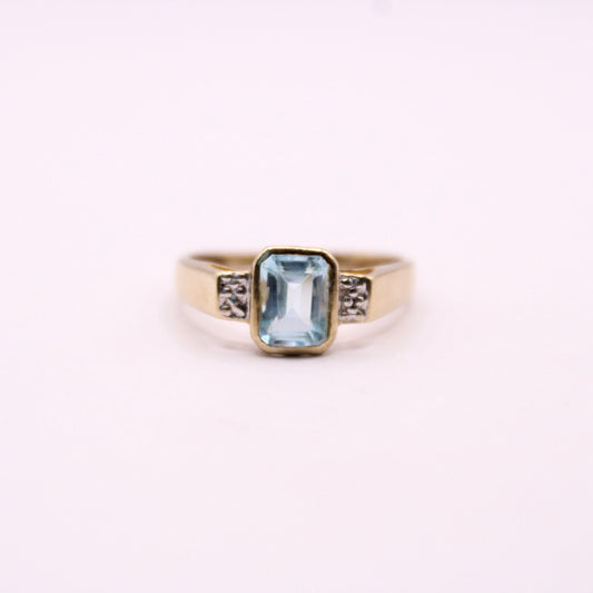 Single Aquamarine Ring
