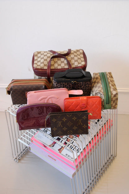 Louis Vuitton Vernis Pochette Cosmetic