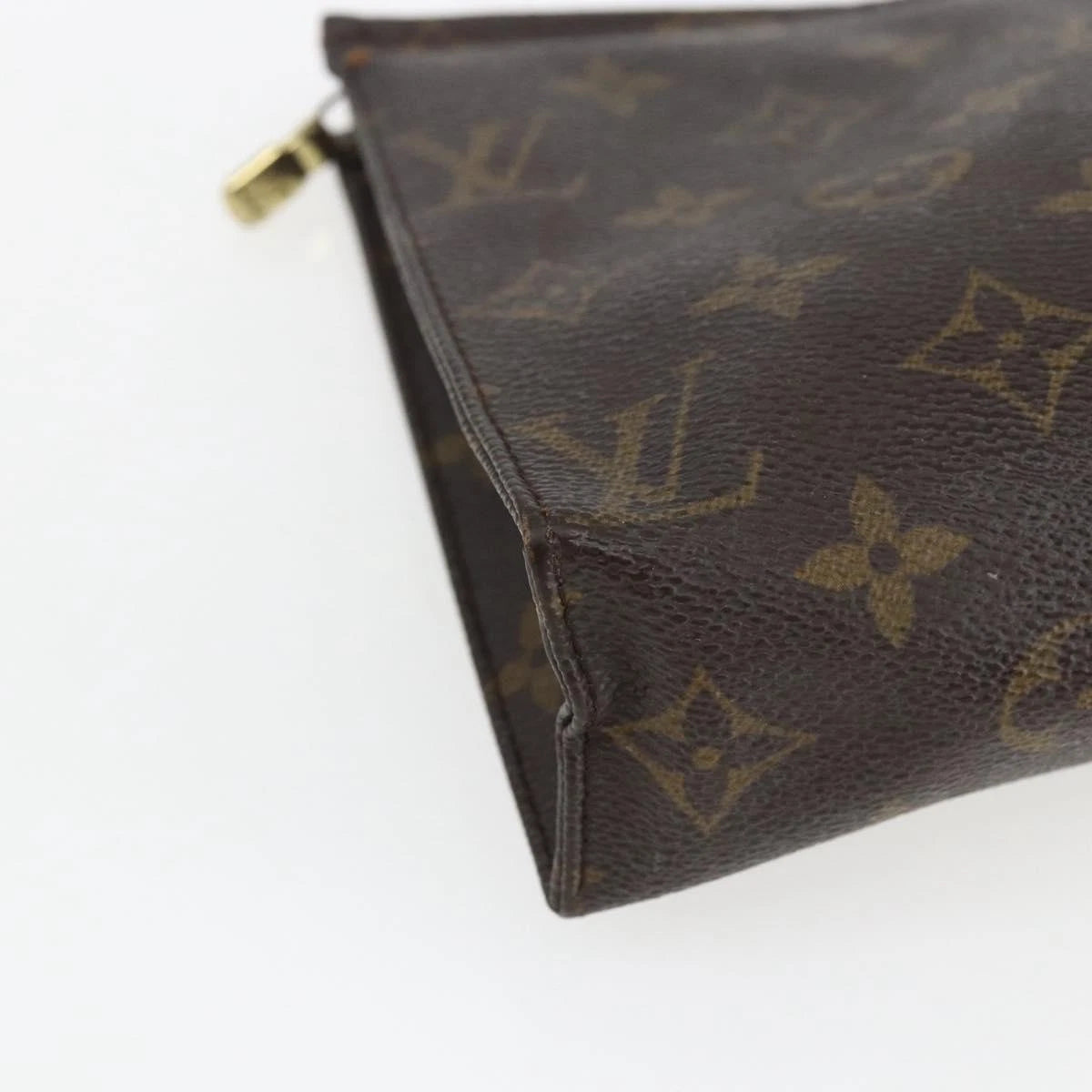 Louis Vuitton Poche Toilette 19