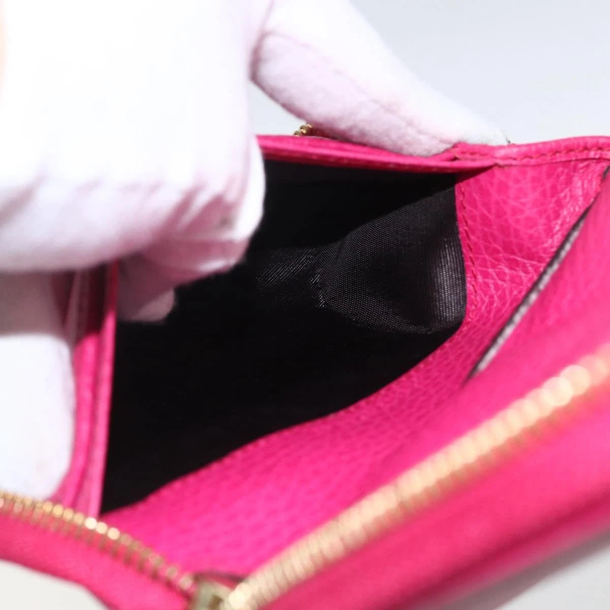 Gucci Leather Zippy Wallet