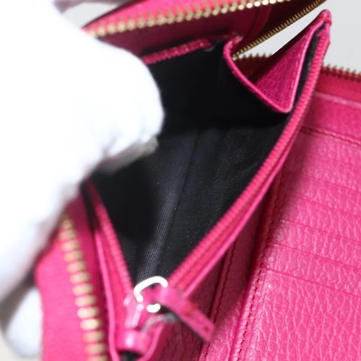 Gucci Leather Zippy Wallet