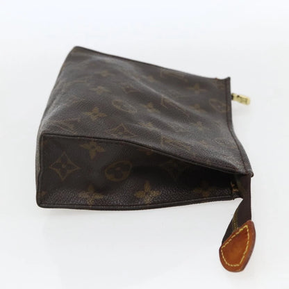 Louis Vuitton Poche Toilette 19