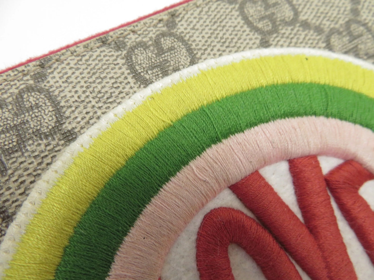 Gucci GG Supreme LOVE Zippy Wallet