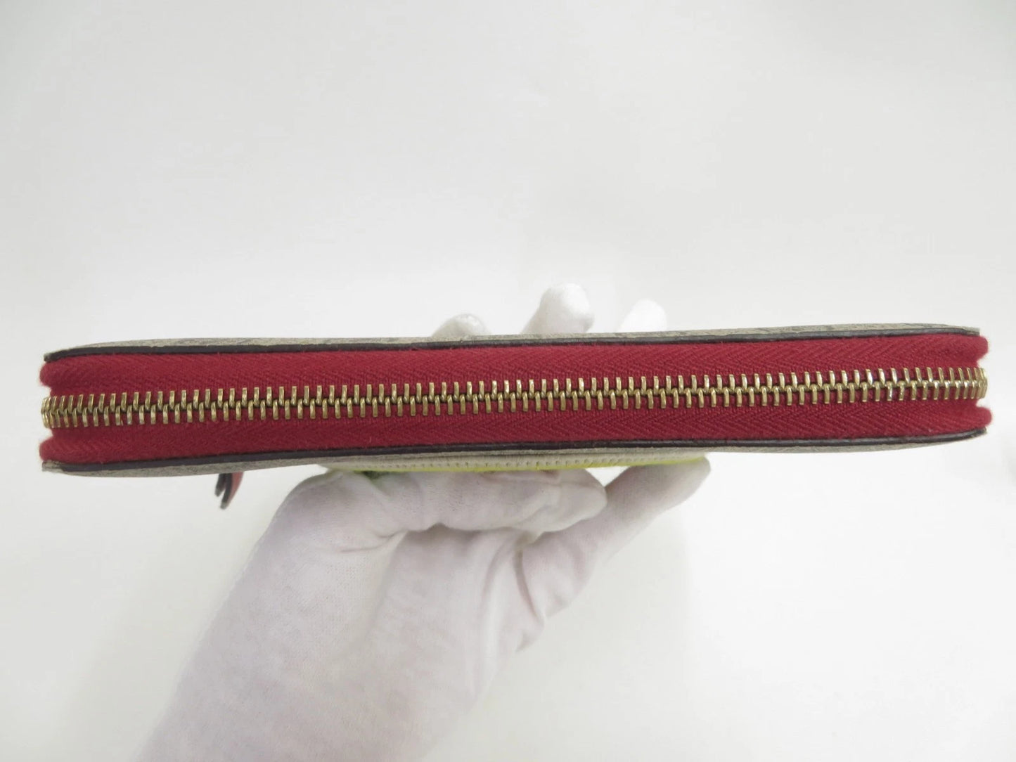 Gucci GG Supreme LOVE Zippy Wallet