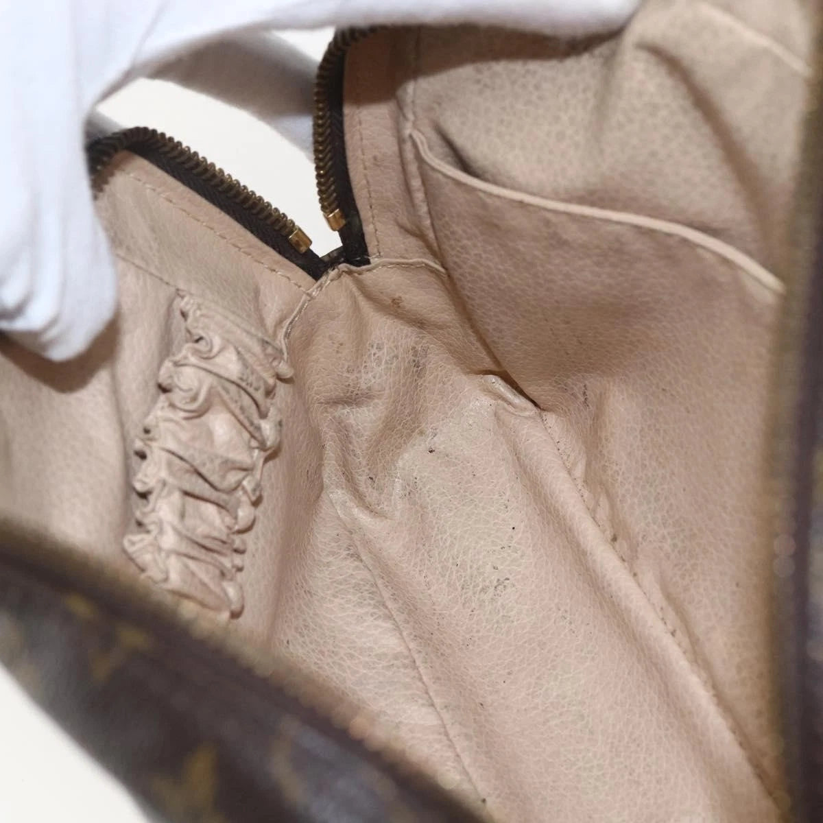 Louis Vuitton Trousse Toilette 23