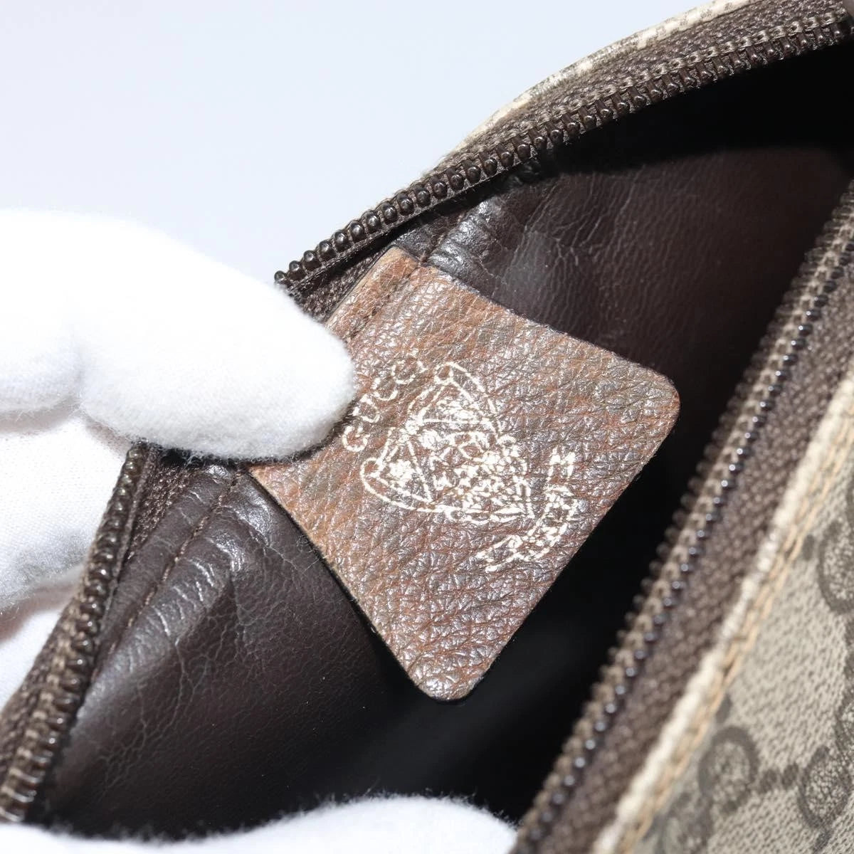 Gucci GG Supreme Shoulder Bag