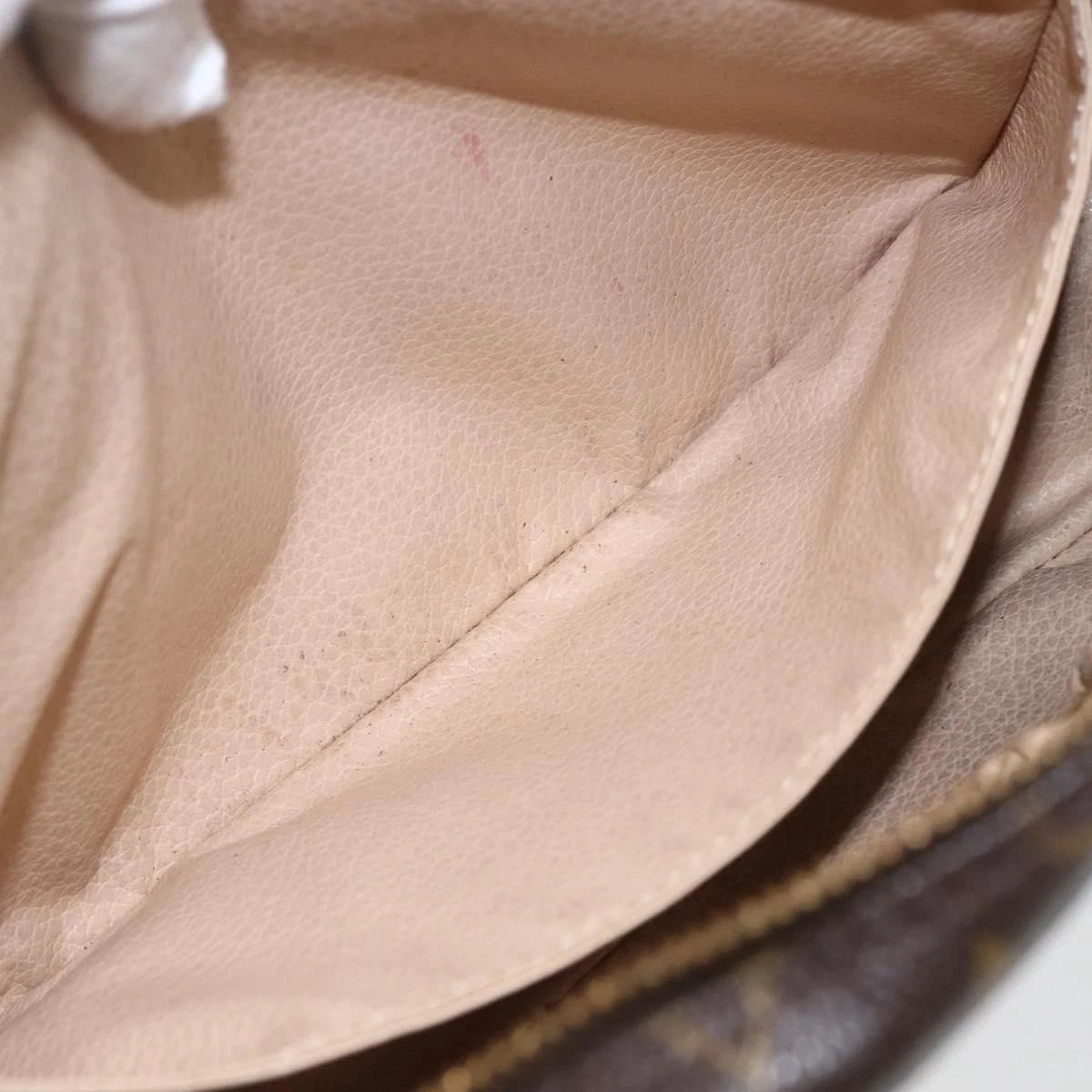 Louis Vuitton Trousse Toilette 23