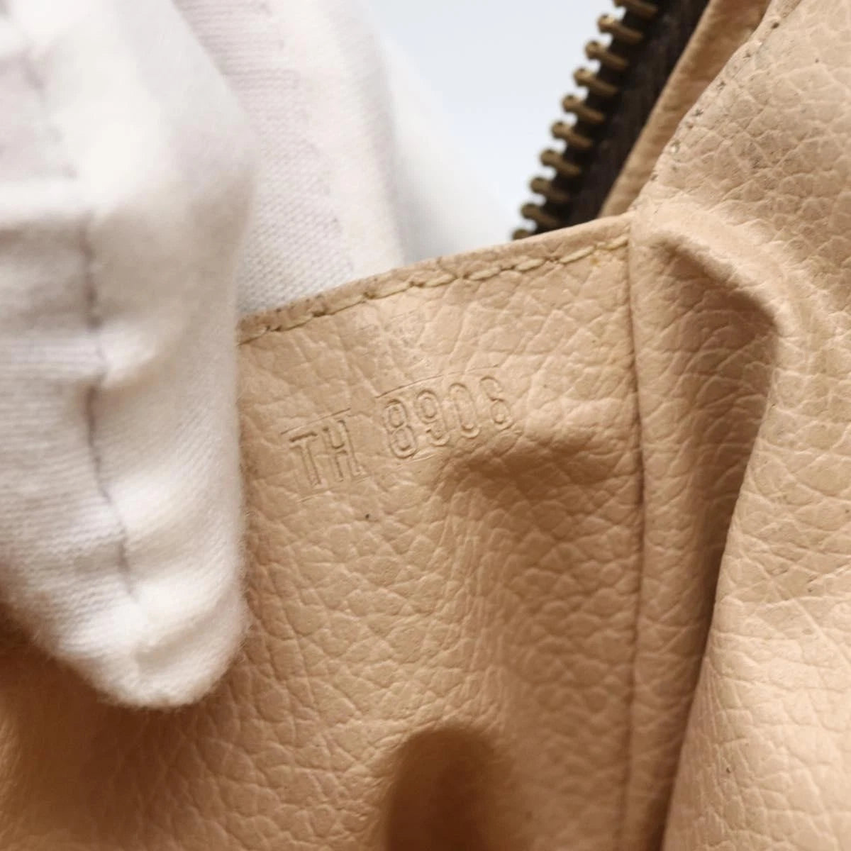 Louis Vuitton Trousse Toilette 23