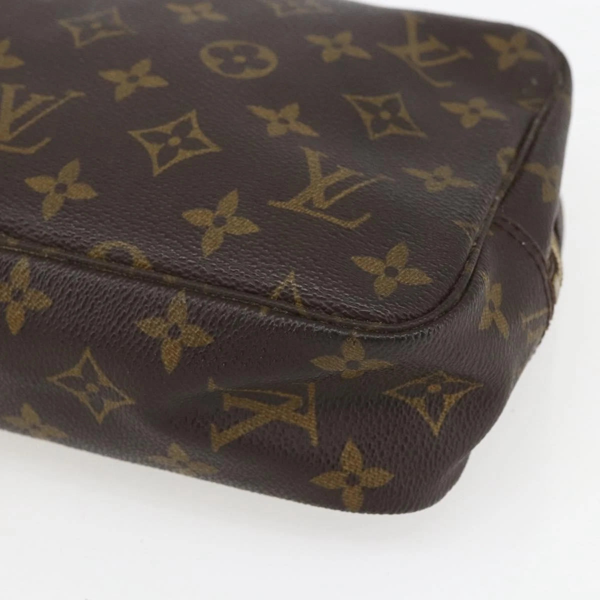 Louis Vuitton Trousse Toilette 23