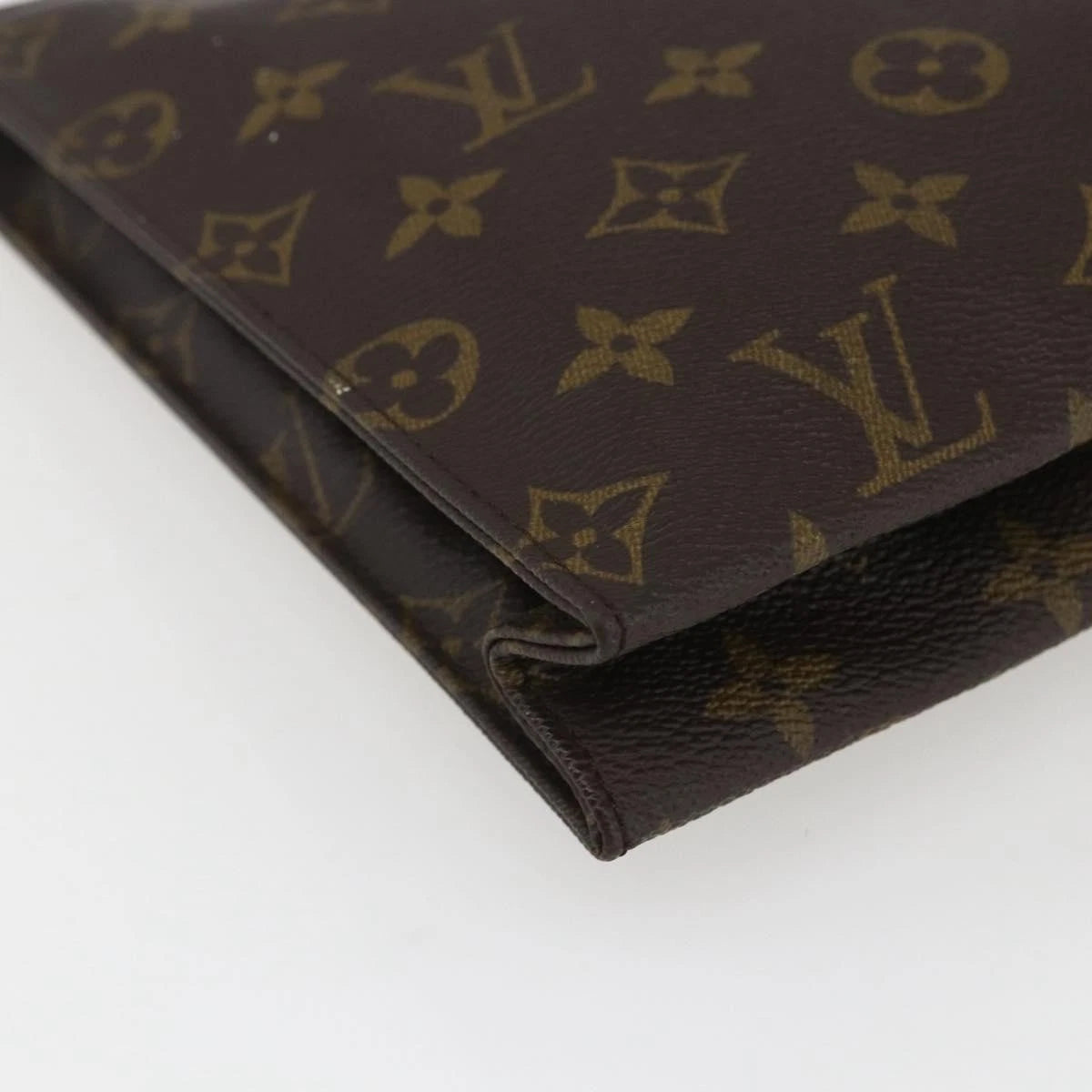Louis Vuitton Poche Toilette 26